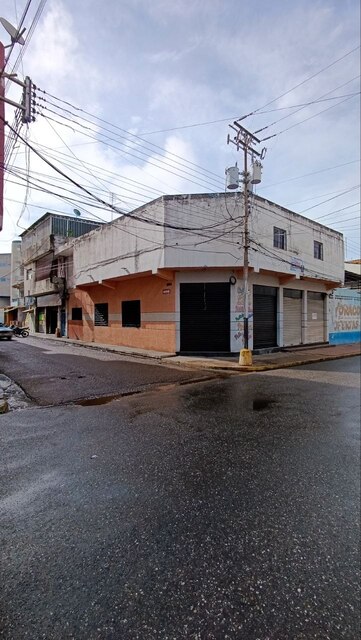 Edificio Comercial y Residencial en Av. Bolívar con calle Monagas. Anaco. Ref: 1665 - Image 4