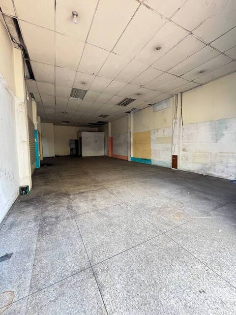 Edificio Comercial y Residencial en Av. Bolívar con calle Monagas. Anaco. Ref: 1665 - Image 2