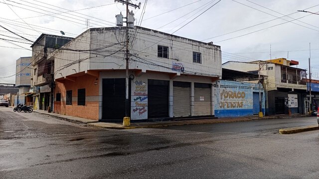 Edificio Comercial y Residencial en Av. Bolívar con calle Monagas. Anaco. Ref: 1665 - Image 5