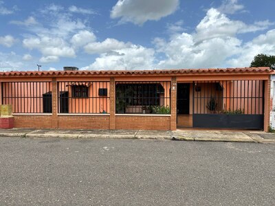 Casa en Urbanización Las Tinajas Viejas. Anaco. Ref: 1673